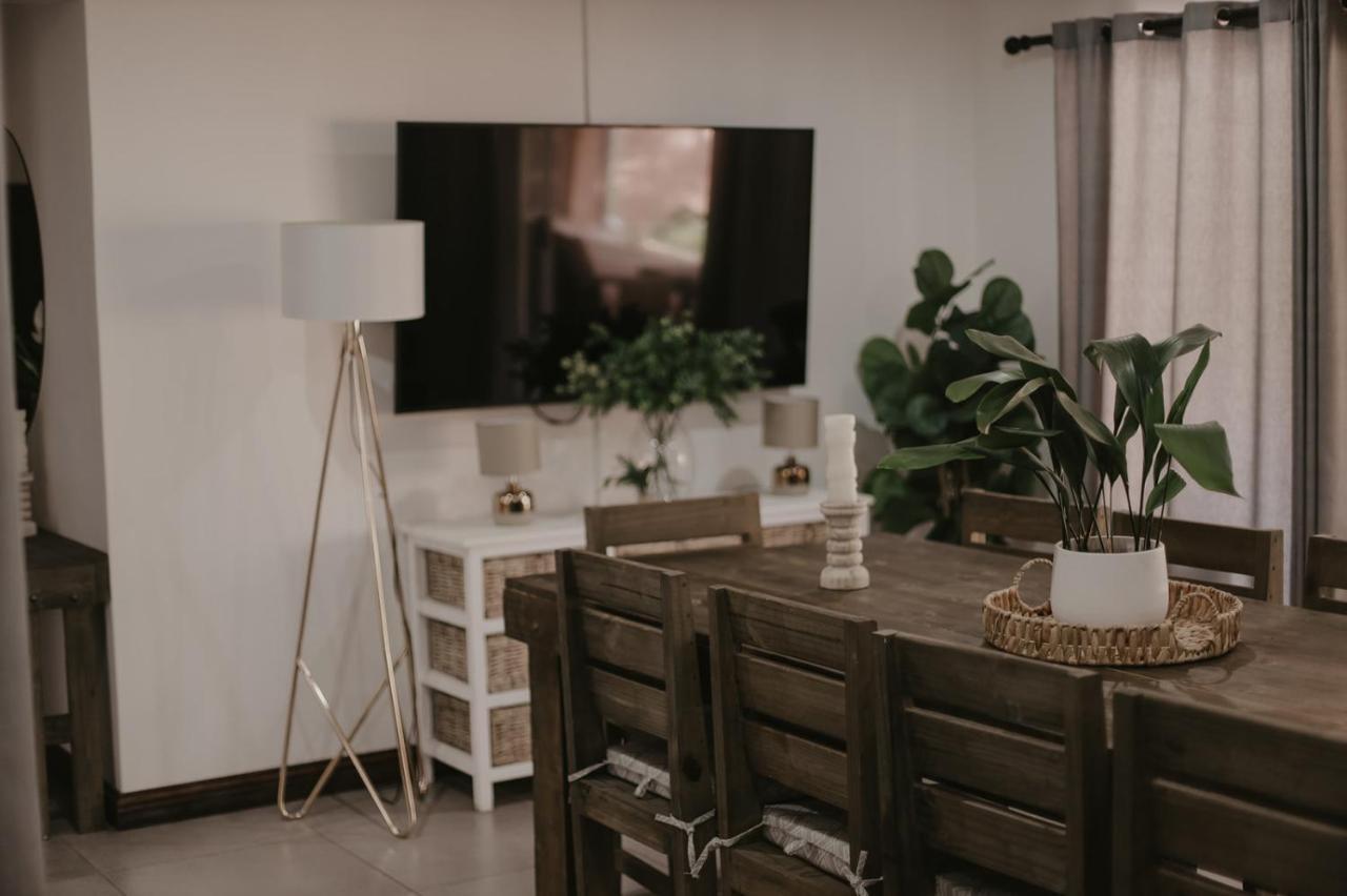 Villa Rose Guesthouse & Venue Bloemfontein Bagian luar foto